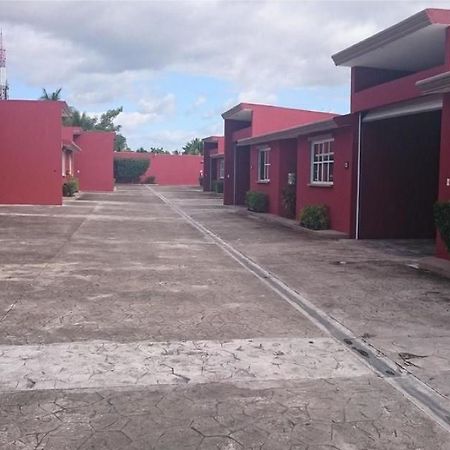 Motel Costa Cancun Bagian luar foto